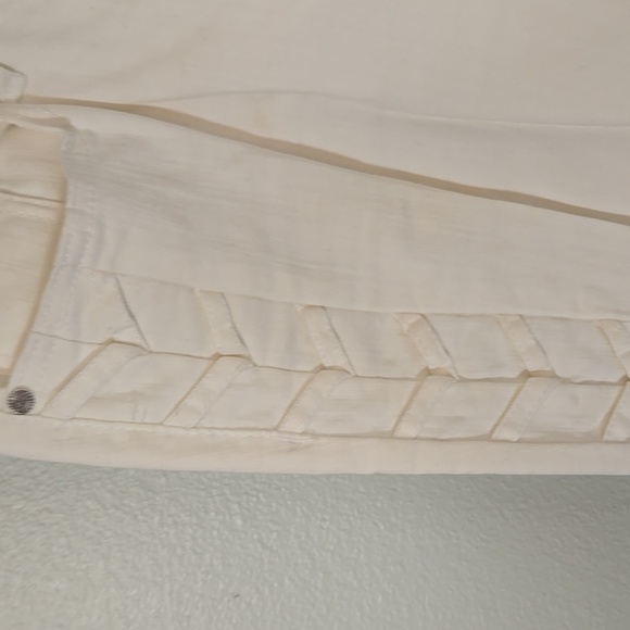 Sofia Jeans White Jeans with detailing down the leg Size 8 - Picture 4 of 4